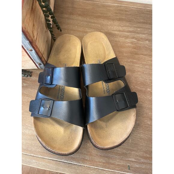Black Birkenstock sandals - barely worn - Picture 1 of 6